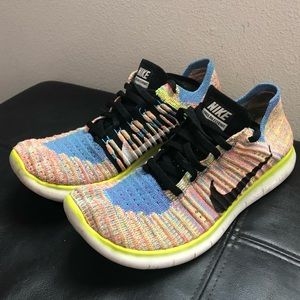 Nike FlyKnit Free Runs